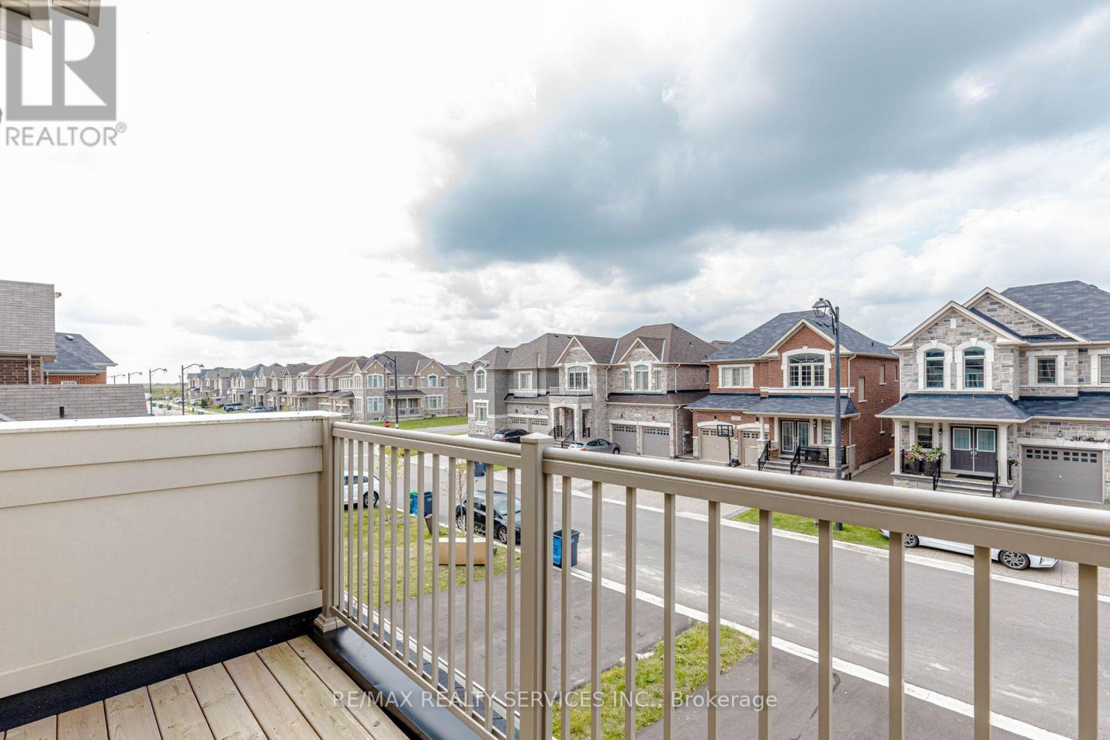 37 ROYAL FERN CRESCENT - 43