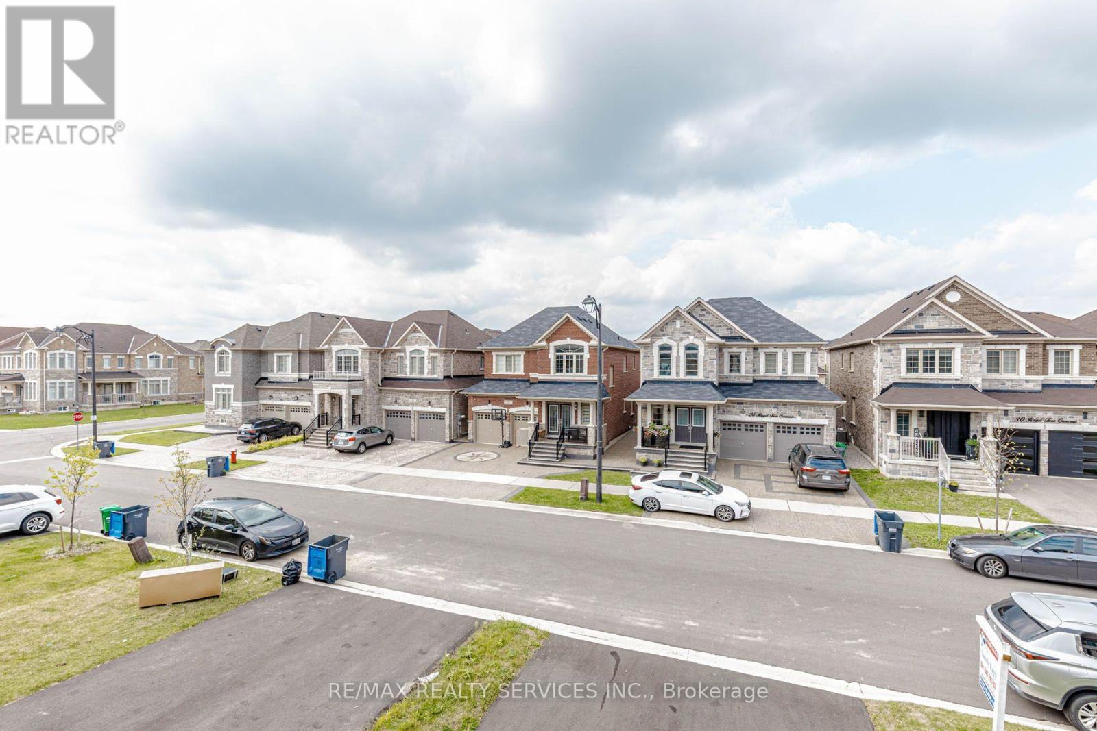 37 ROYAL FERN CRESCENT - 46