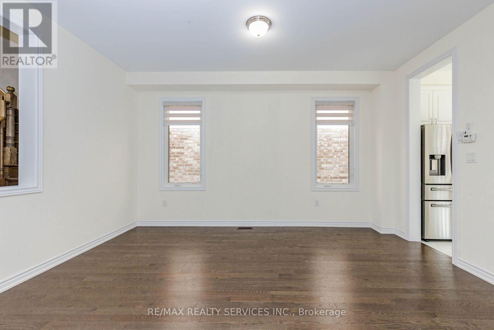 37 ROYAL FERN CRESCENT - 8