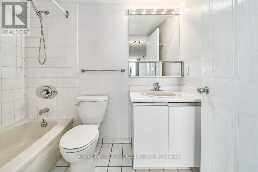 #806 711 ROSSLAND ROAD E - Image 30