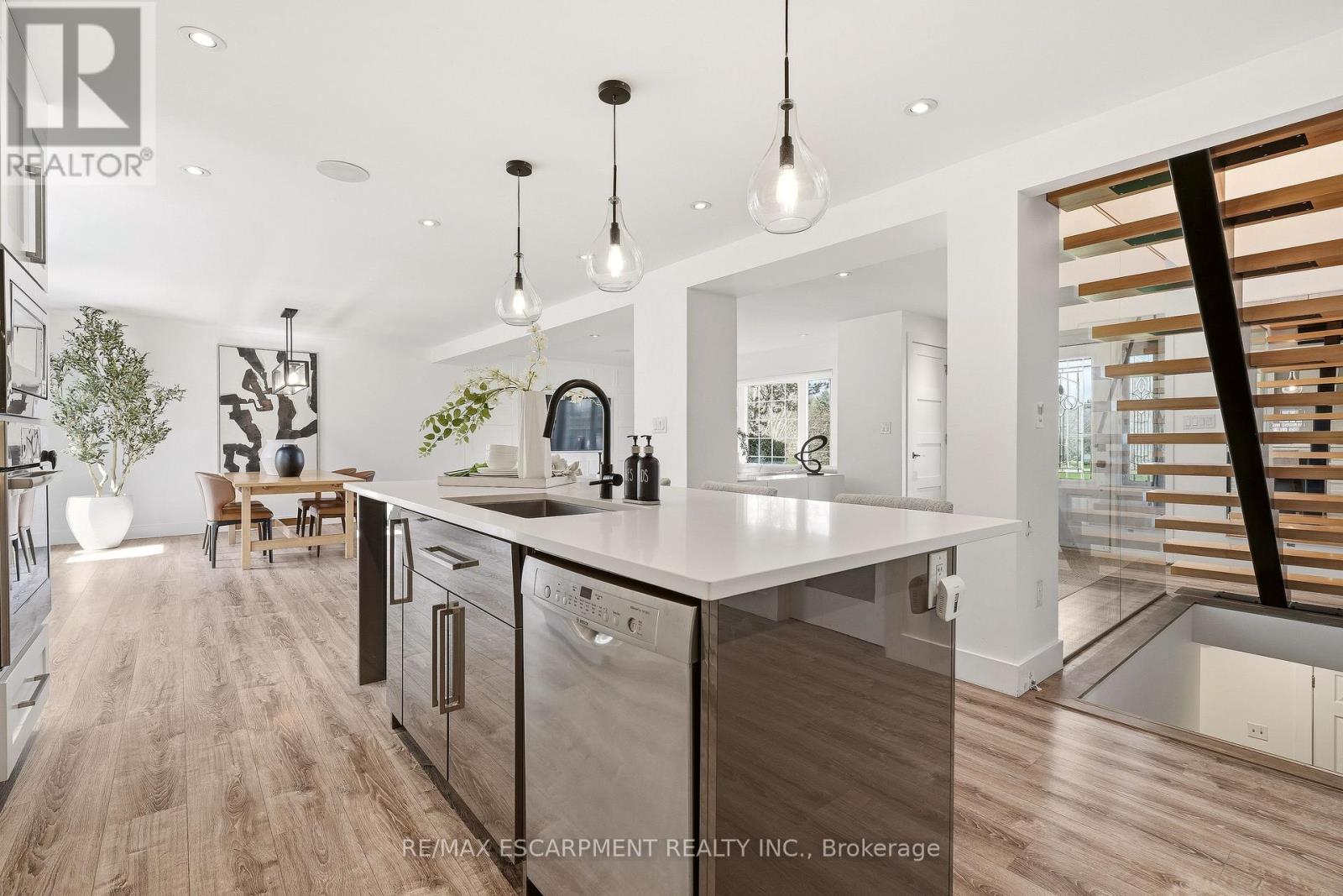 26 WENEIL DRIVE - 11