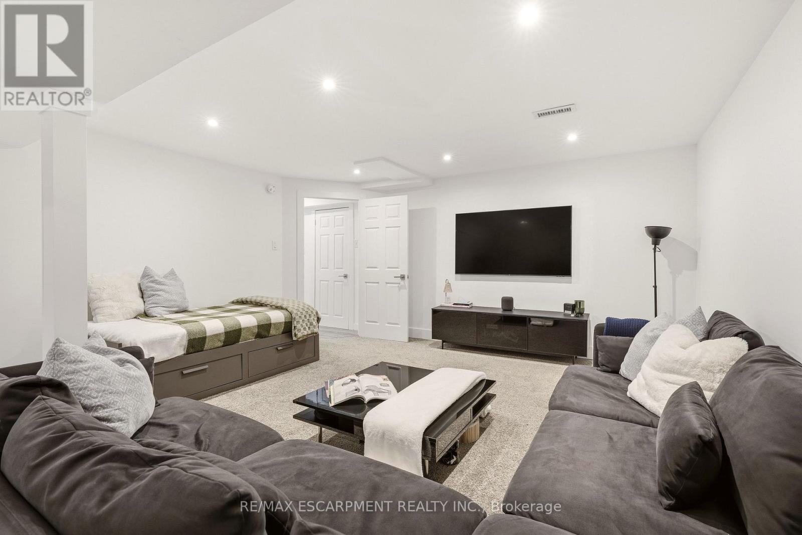 26 WENEIL DRIVE - 25