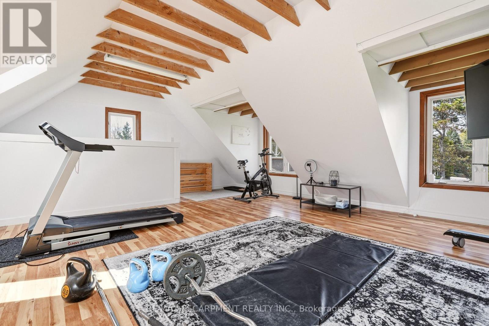 26 WENEIL DRIVE - 32