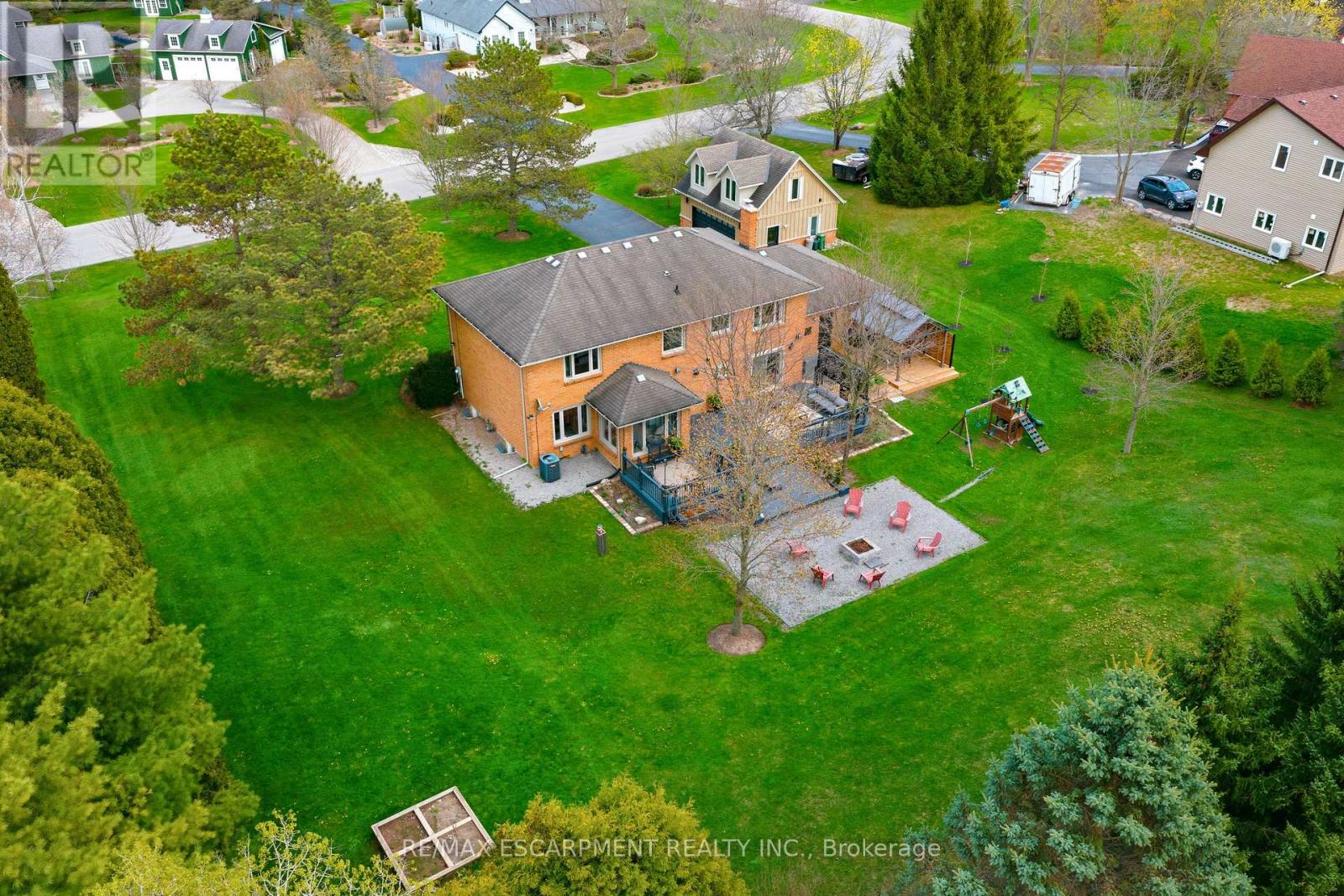 26 WENEIL DRIVE - 39