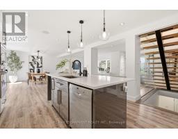 Foyer - 26 Weneil Drive, Hamilton, ON L8B0Z6 Photo 11