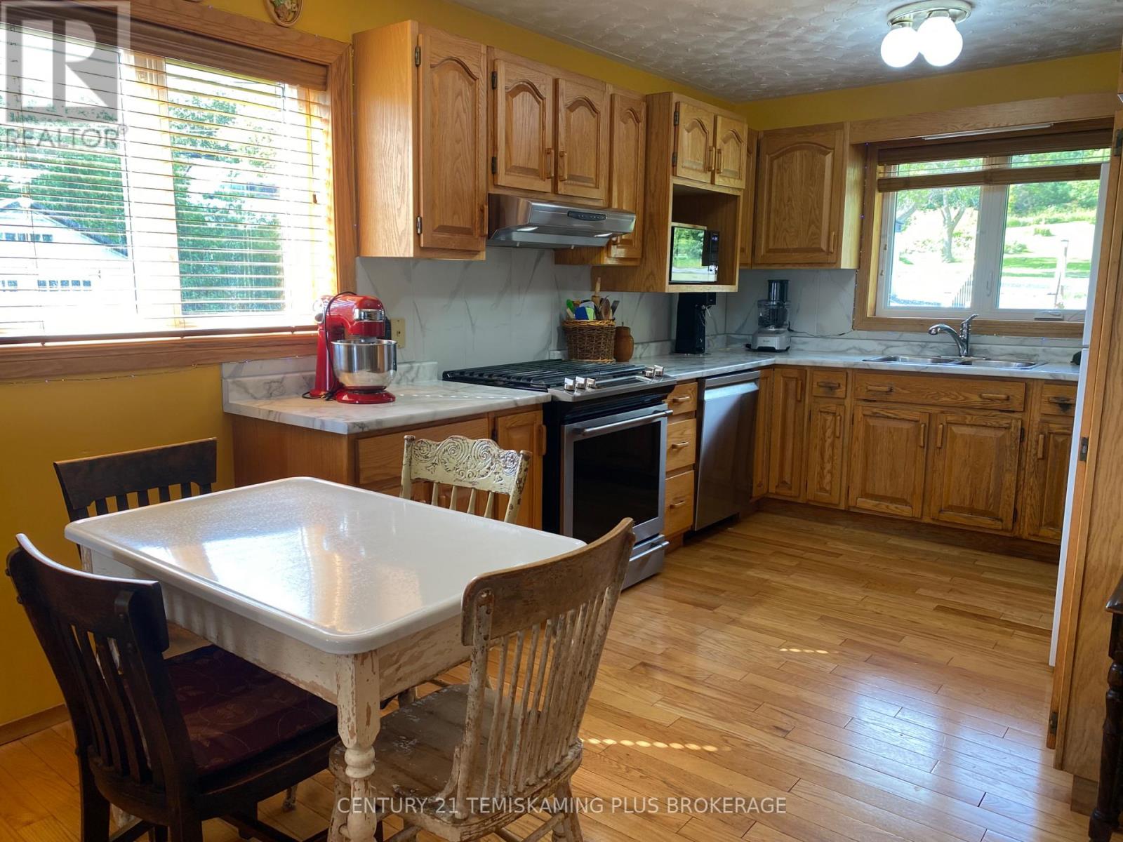 519 LAKESHORE ROAD N - Image 30
