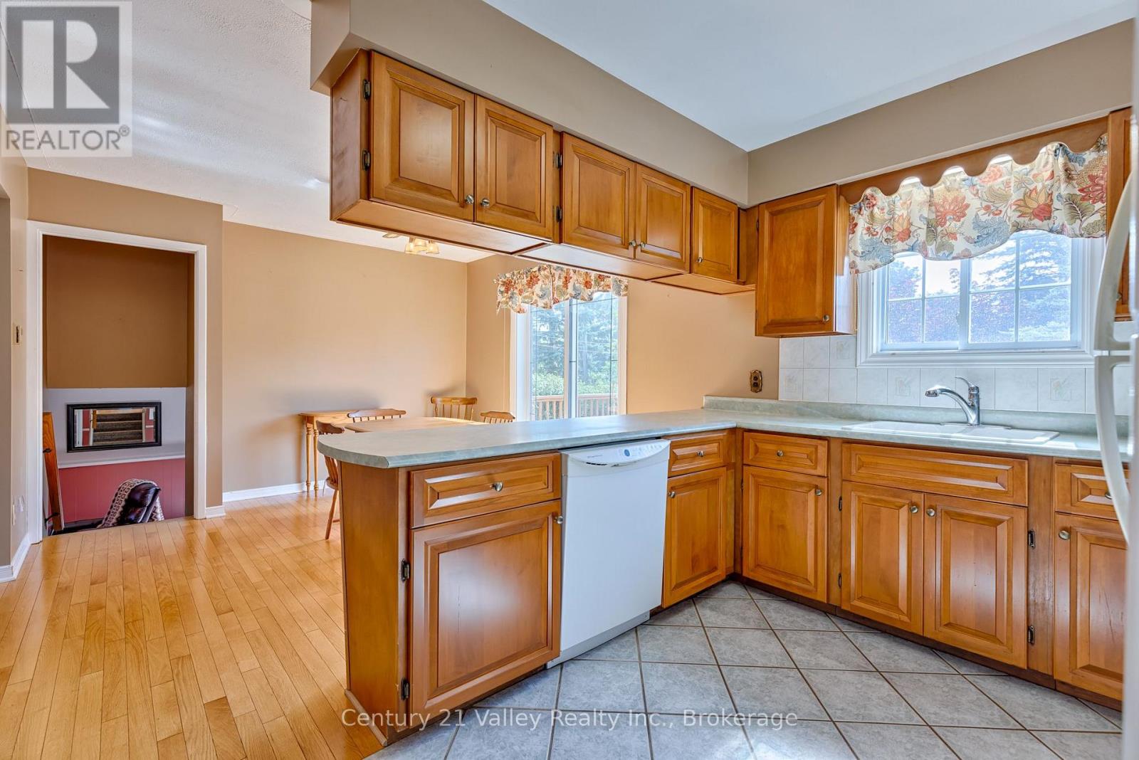 361 SIDNEY AVENUE E - 12