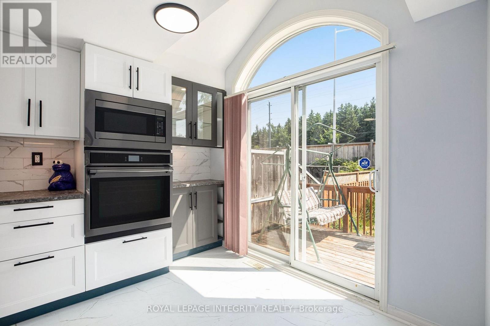 67 LANDOVER CRESCENT - 10