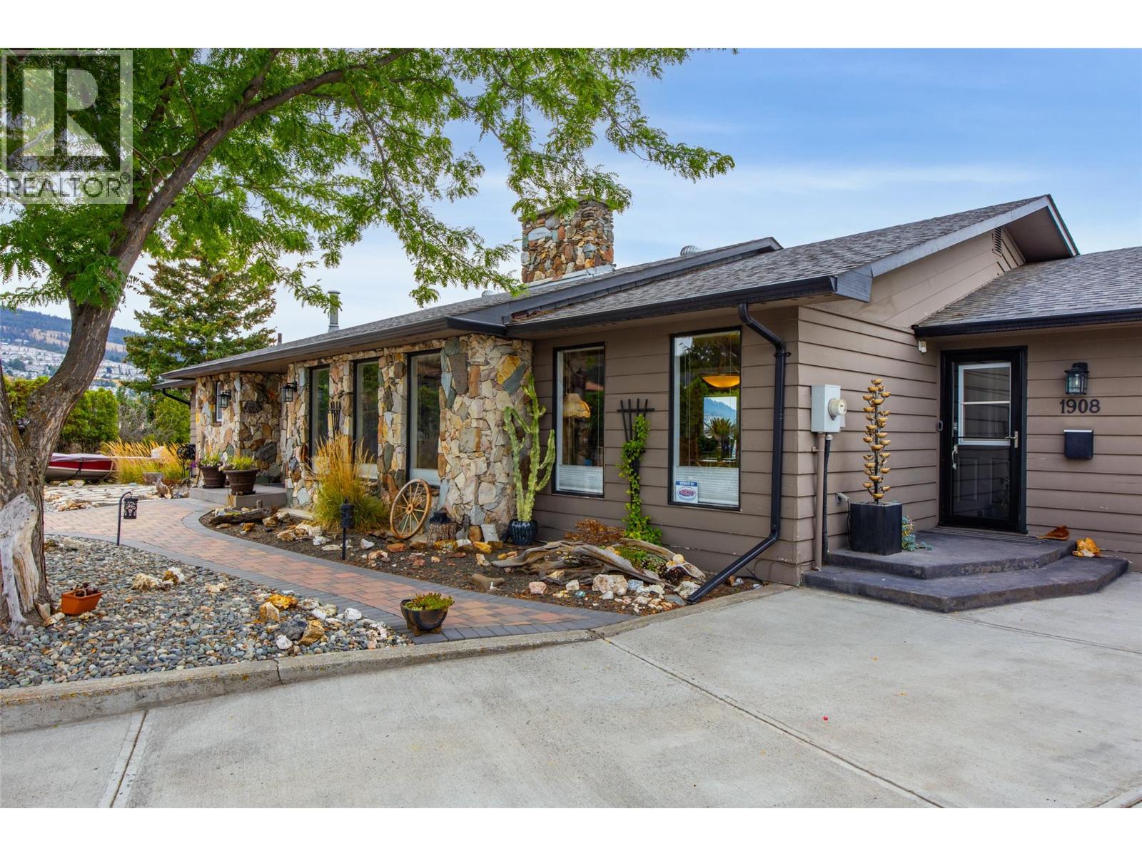 1908 Glencoe Place - 2