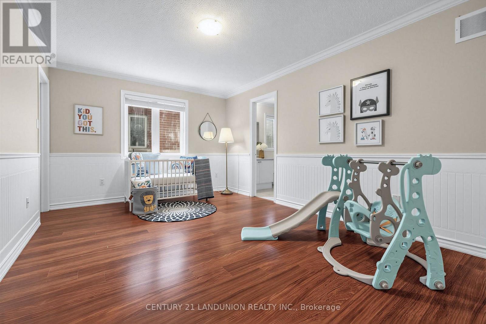 21 HENDEL DRIVE - 15