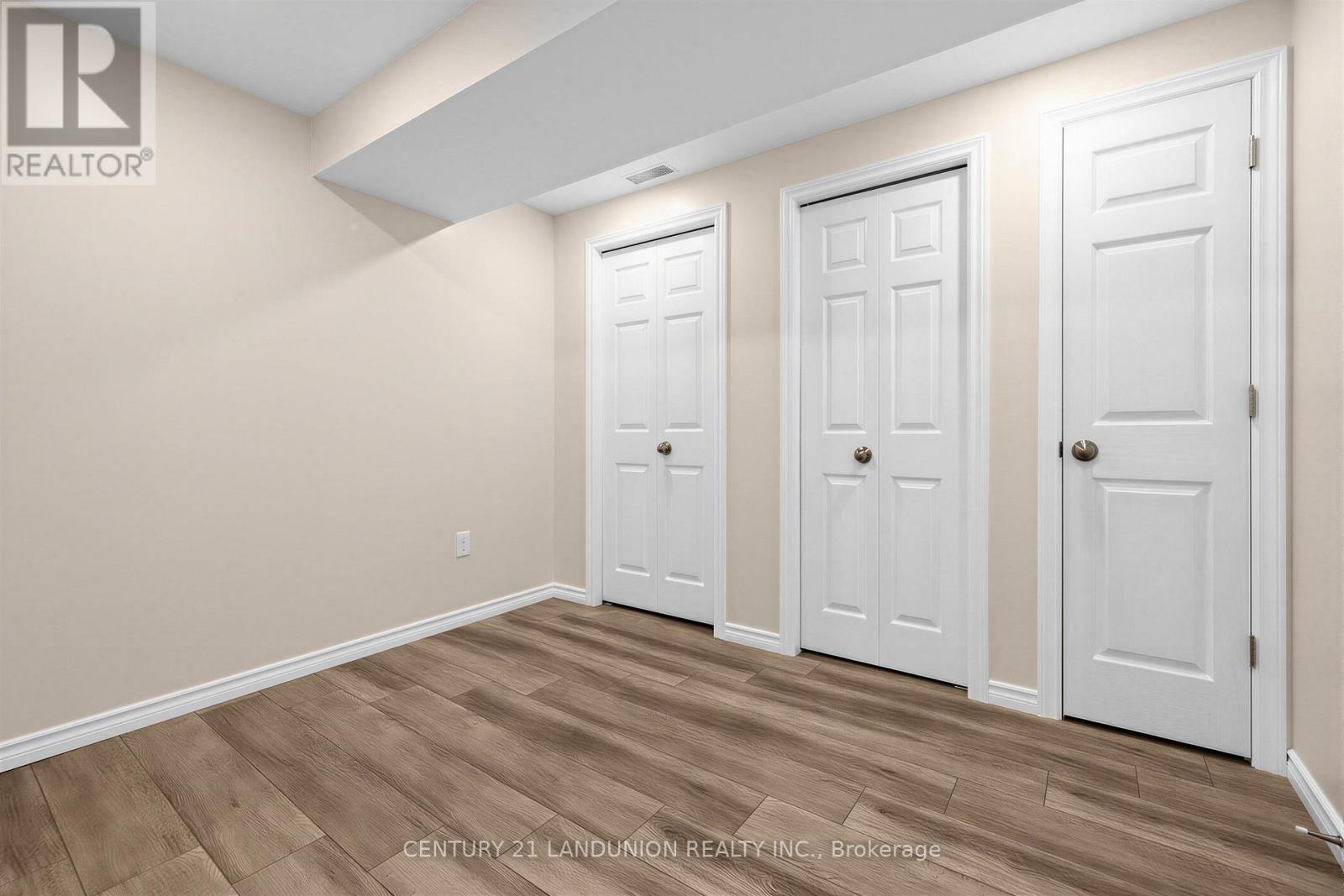 21 HENDEL DRIVE - 21