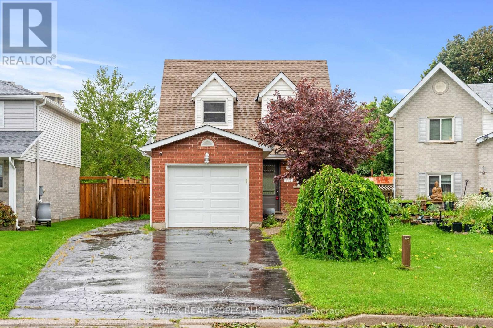 110 STEELES CRESCENT - 2