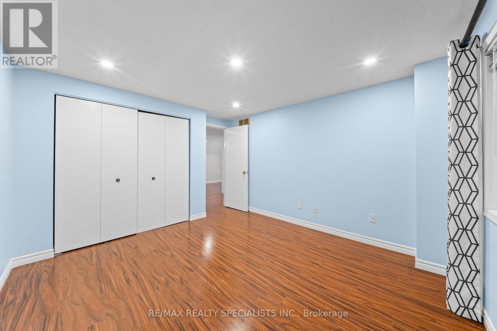 110 STEELES CRESCENT - 21
