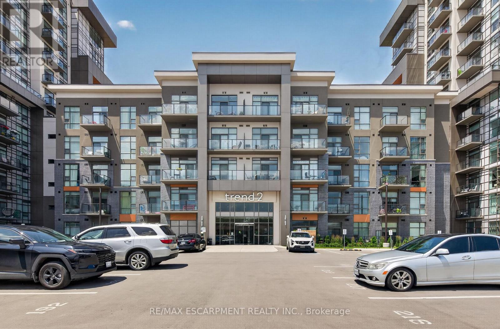 Photo of 450 Dundas Street