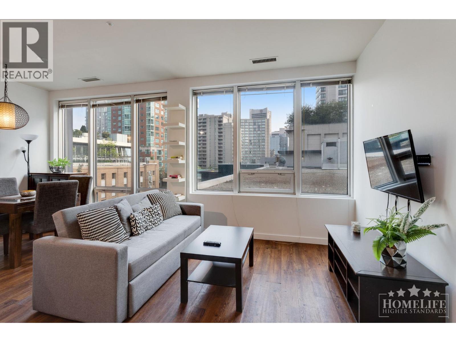 309 989 NELSON STREET, Vancouver