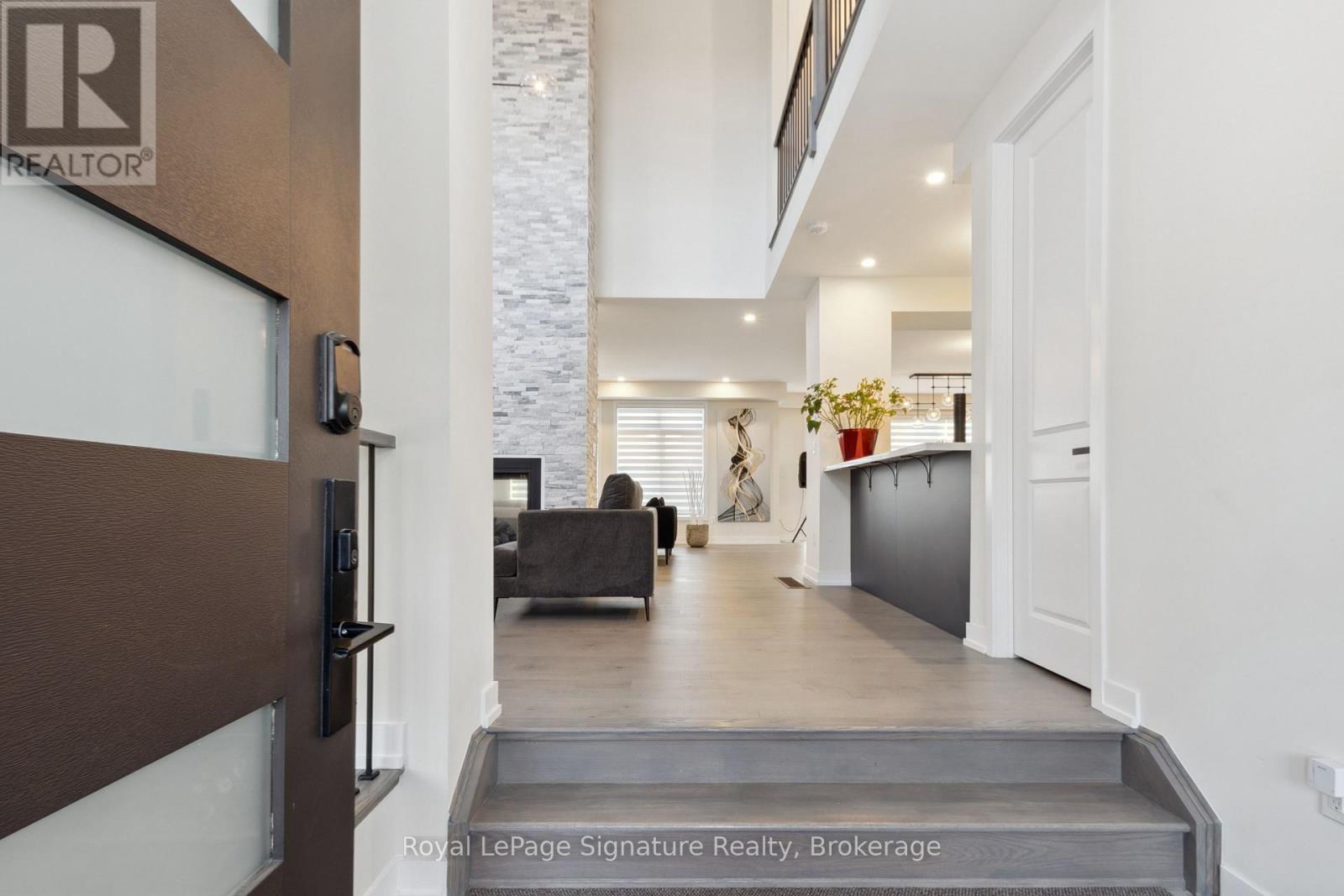 102 STONELEIGH Drive, Blue Mountains, Ontario, L9Y5L3, Blue Mountains, Ontario — photo 2 of 5