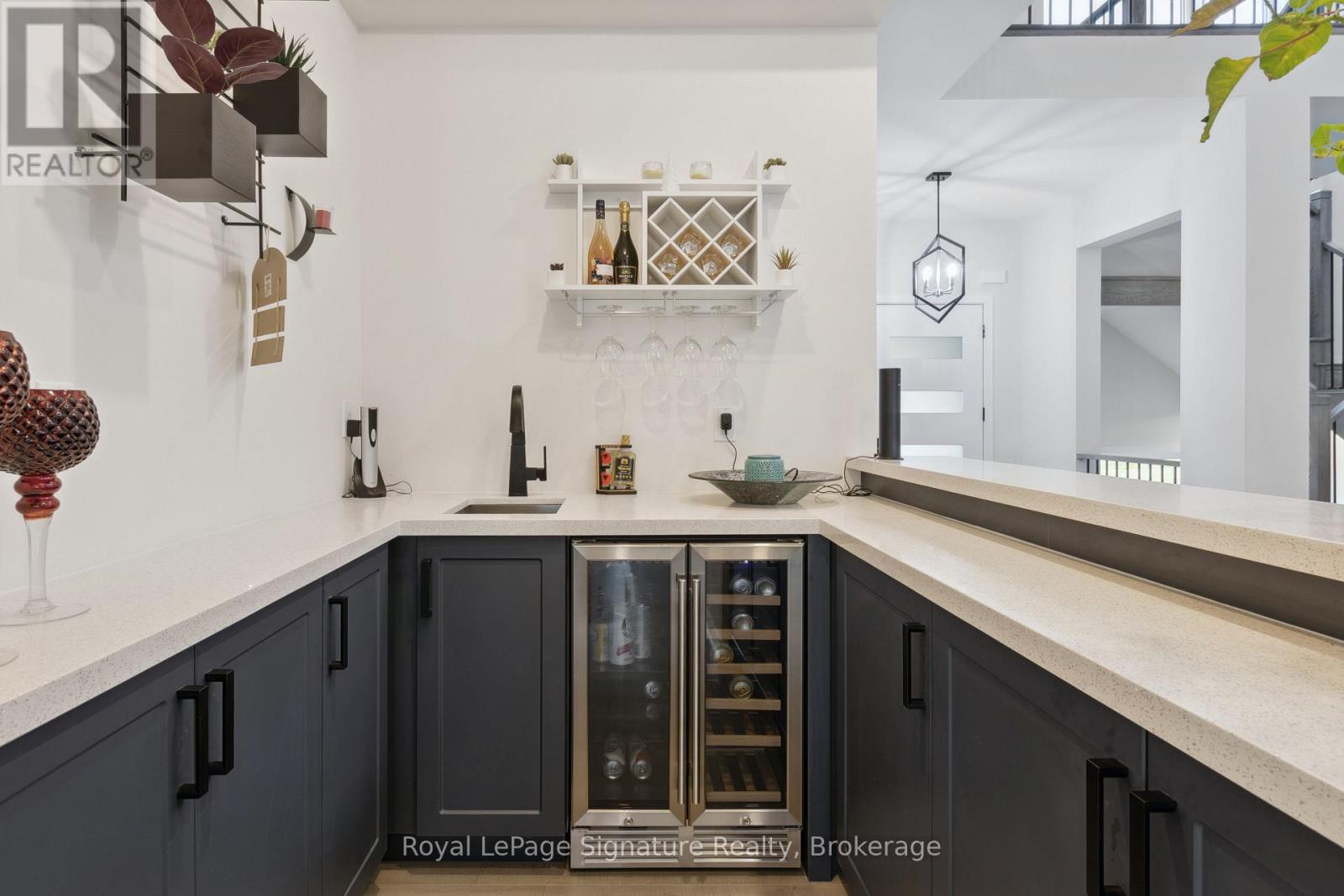 102 STONELEIGH Drive, Blue Mountains, Ontario, L9Y5L3, Blue Mountains, Ontario — photo 4 of 5