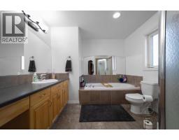 313 Hanson Street, Bawlf, AB T0B0J0 Photo 18
