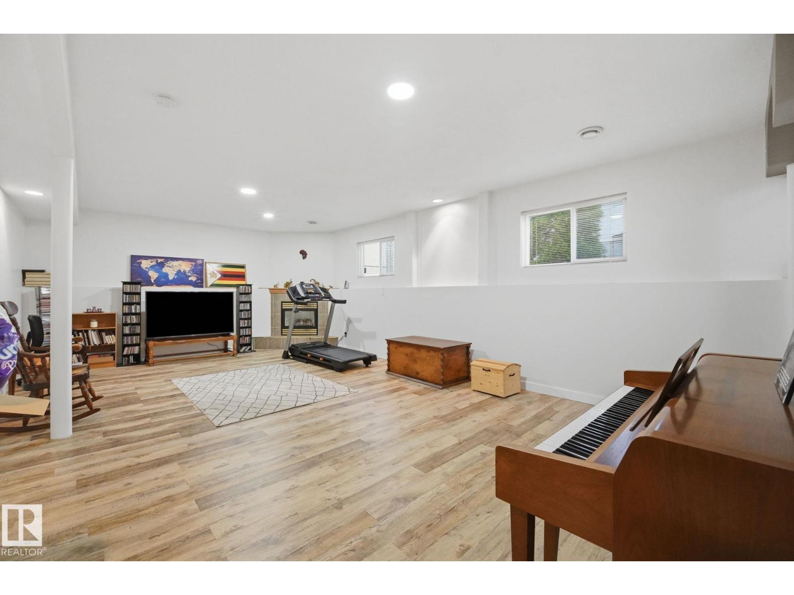 5132 157 AV NW - 23