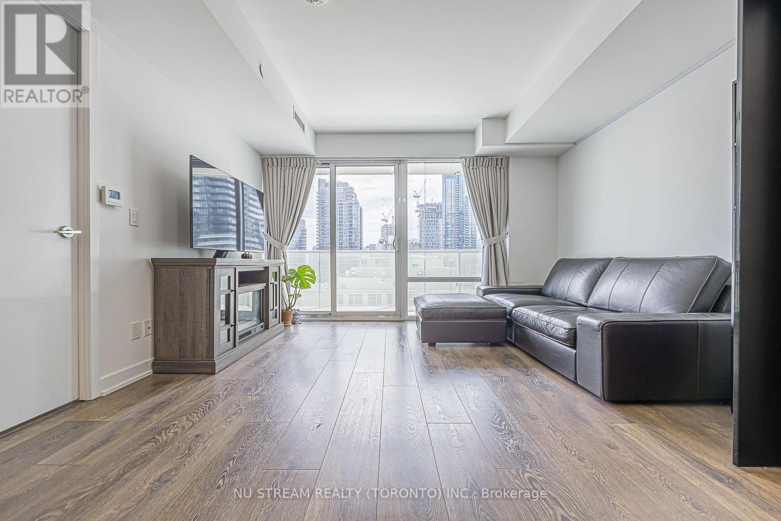 #1710 501 YONGE STREET - Image 19