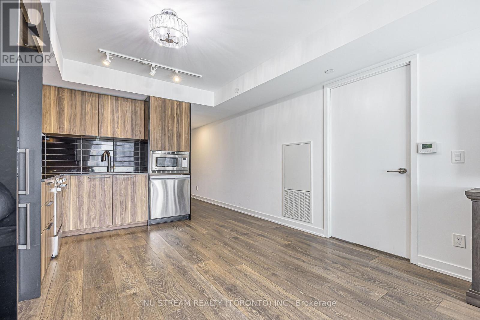 #1710 501 YONGE STREET - 16