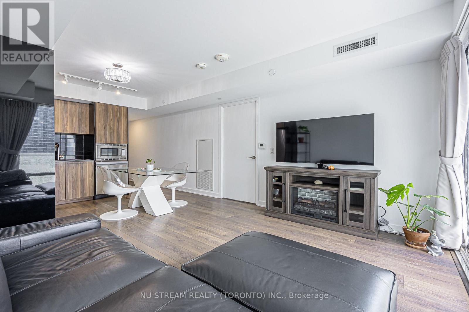 #1710 501 YONGE STREET - 22
