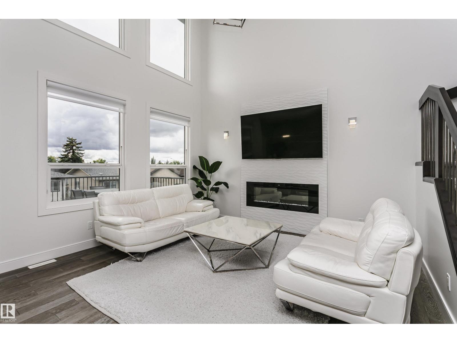 9107 181 AV NW - 8