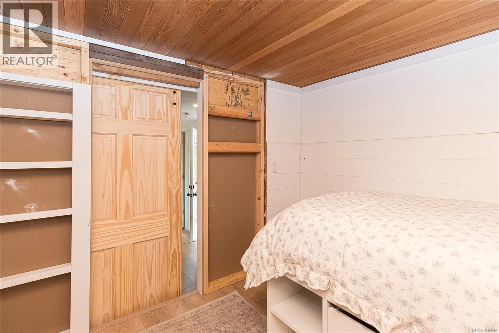 6891 Woodward Dr, Central Saanich