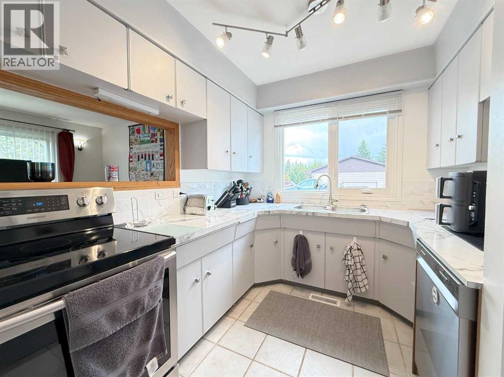 4104 52 Street - 8