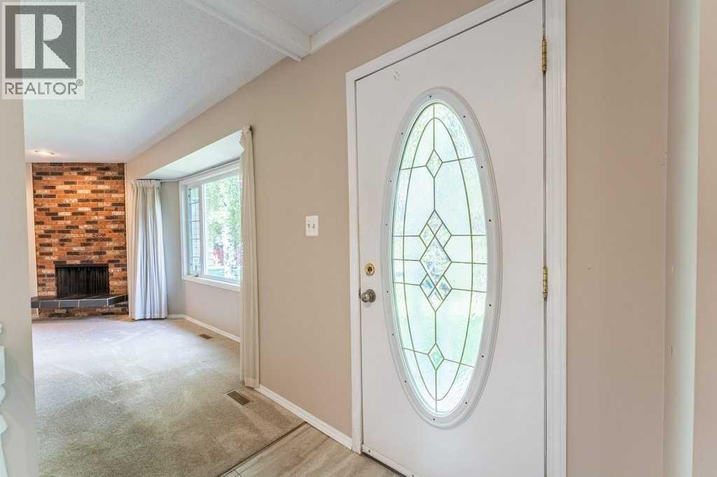 3239 Oakwood Drive Southwest, Calgary, Alberta, T2V0K4, Calgary, Alberta — photo 4 of 5