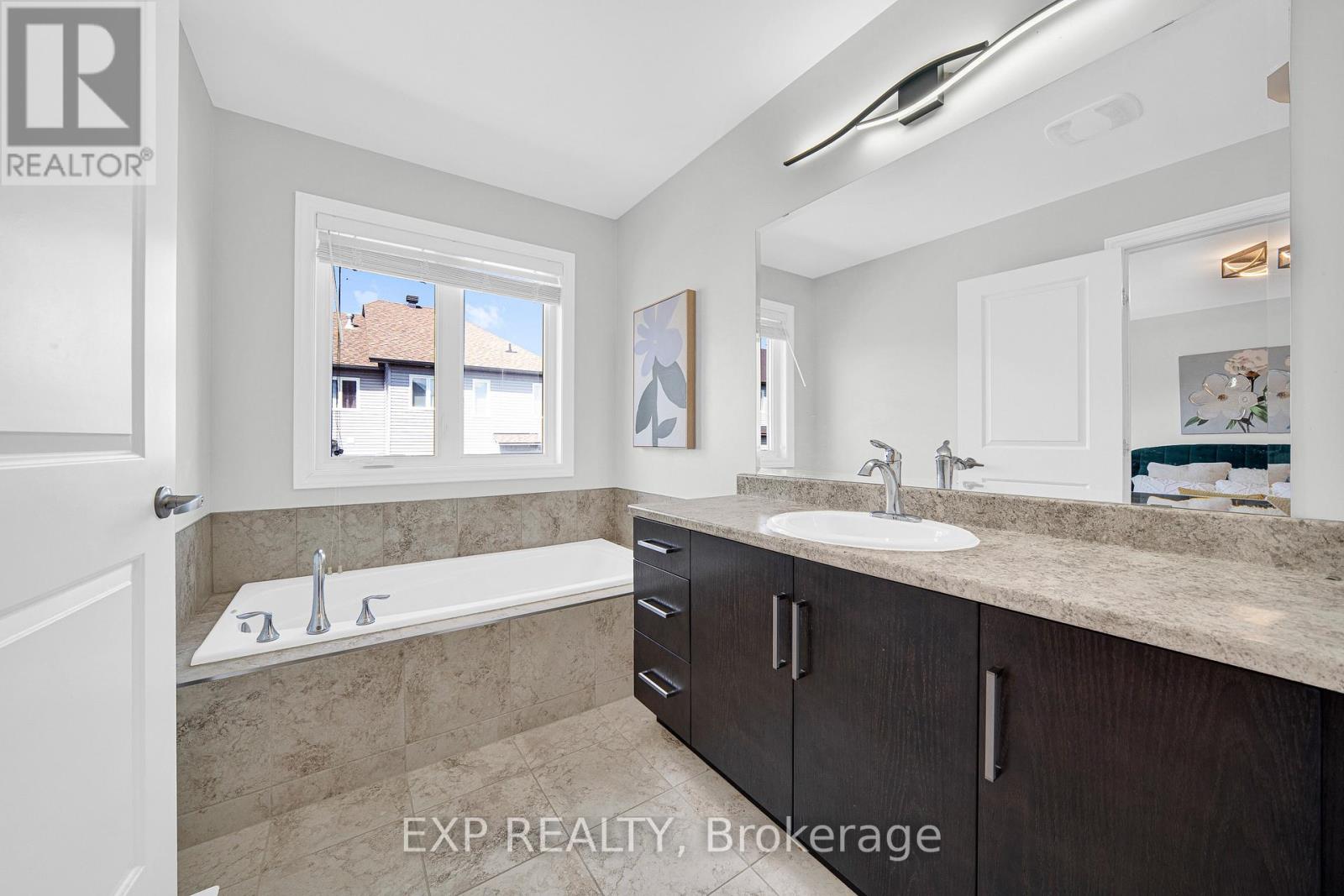 735 TEASEL WAY - Image 24
