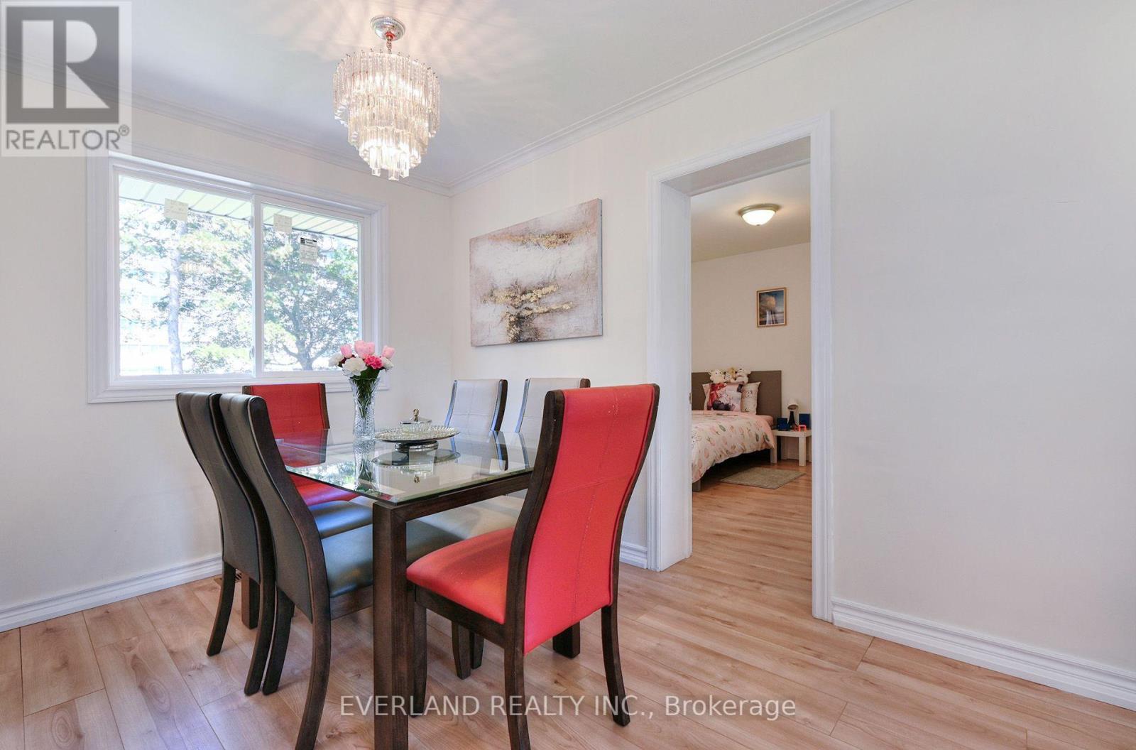 52 FAIRGLEN AVENUE - 10