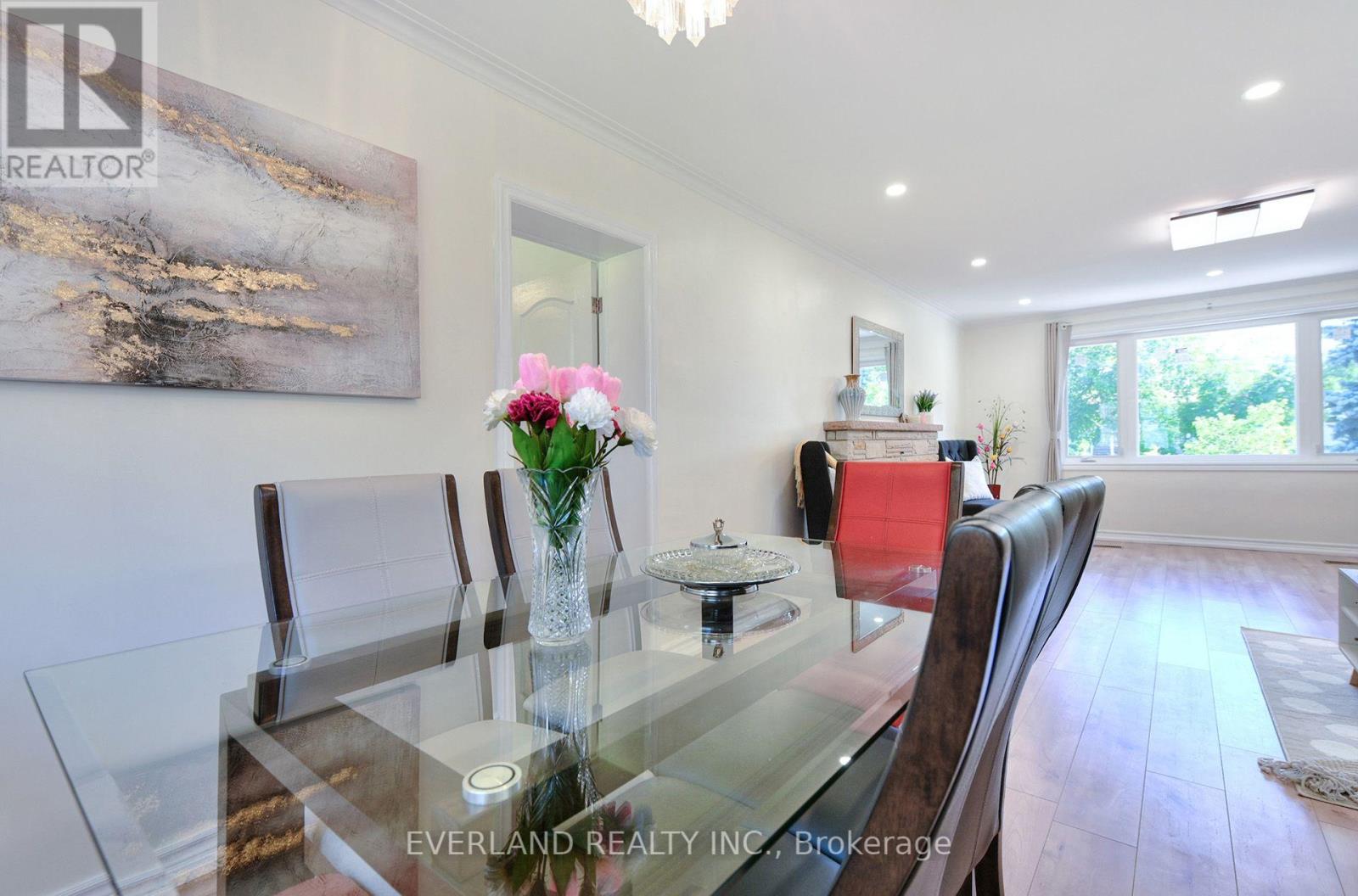 52 FAIRGLEN AVENUE - 11