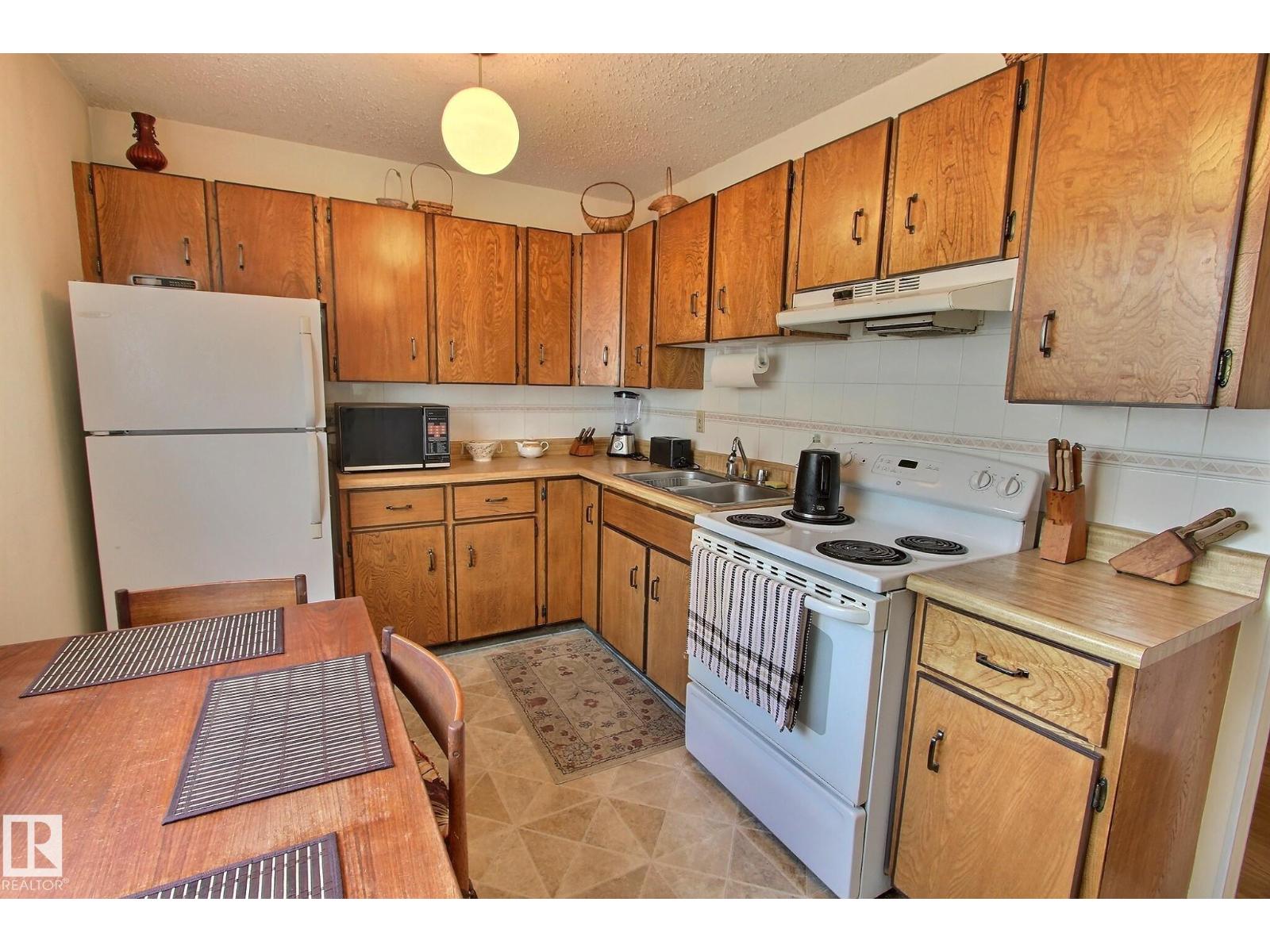 14626 52 ST NW - 7