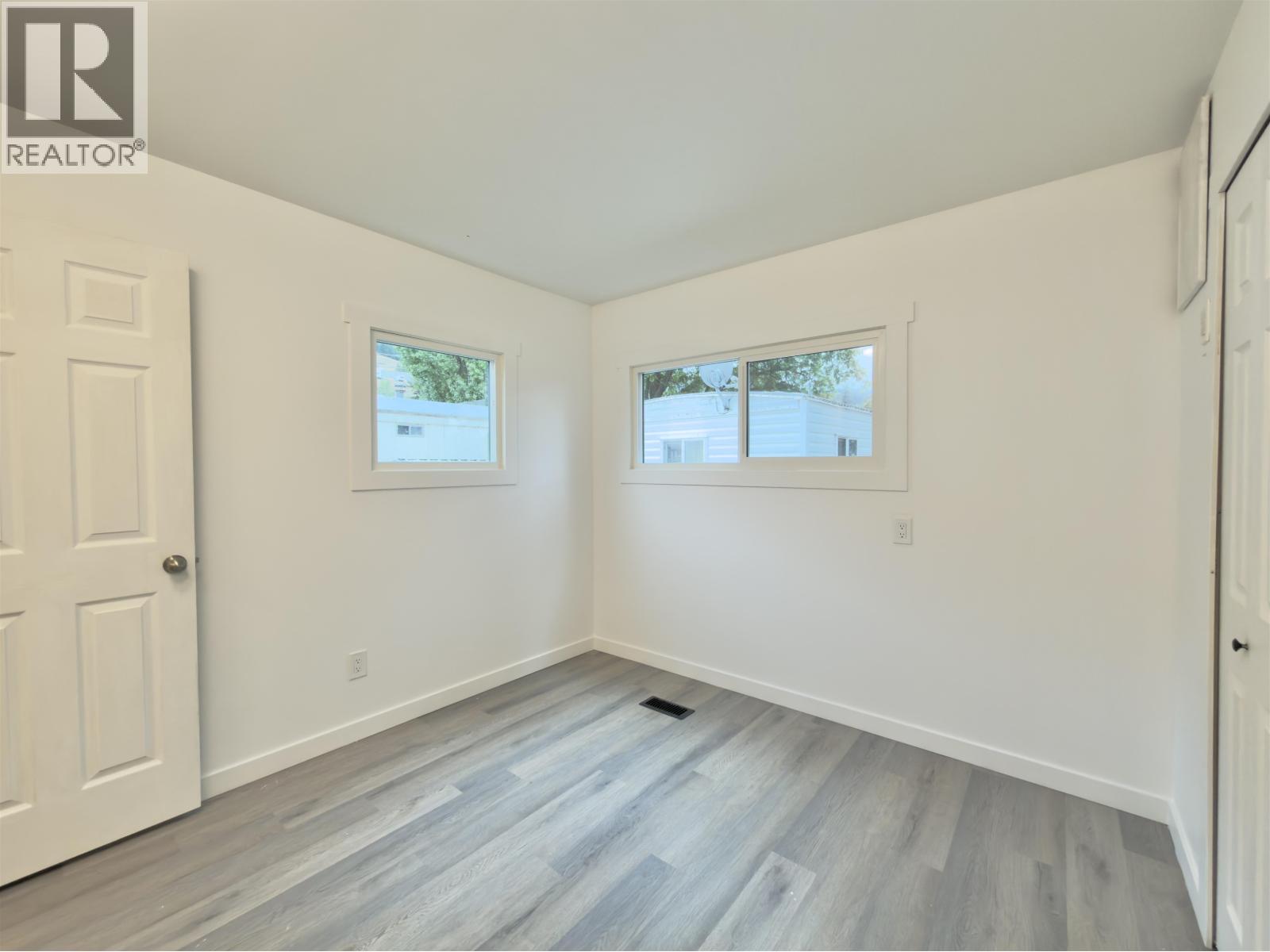 #30 770 ELEVENTH AVENUE - 25