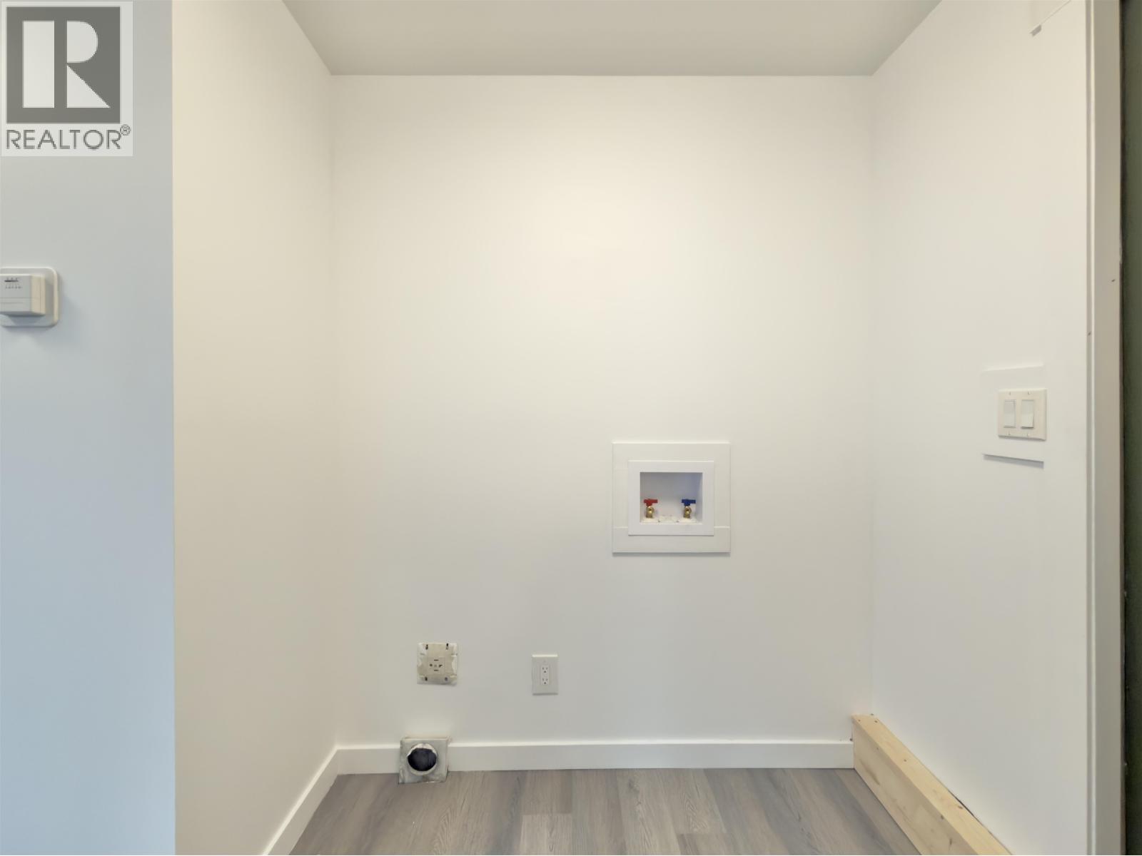 #30 770 ELEVENTH AVENUE - 16