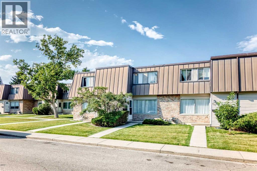 Property for sale at 755 Kingsmere Crescent SW