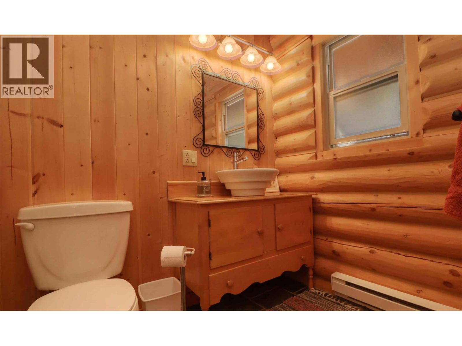957 Little Shuswap Lake Road - 11