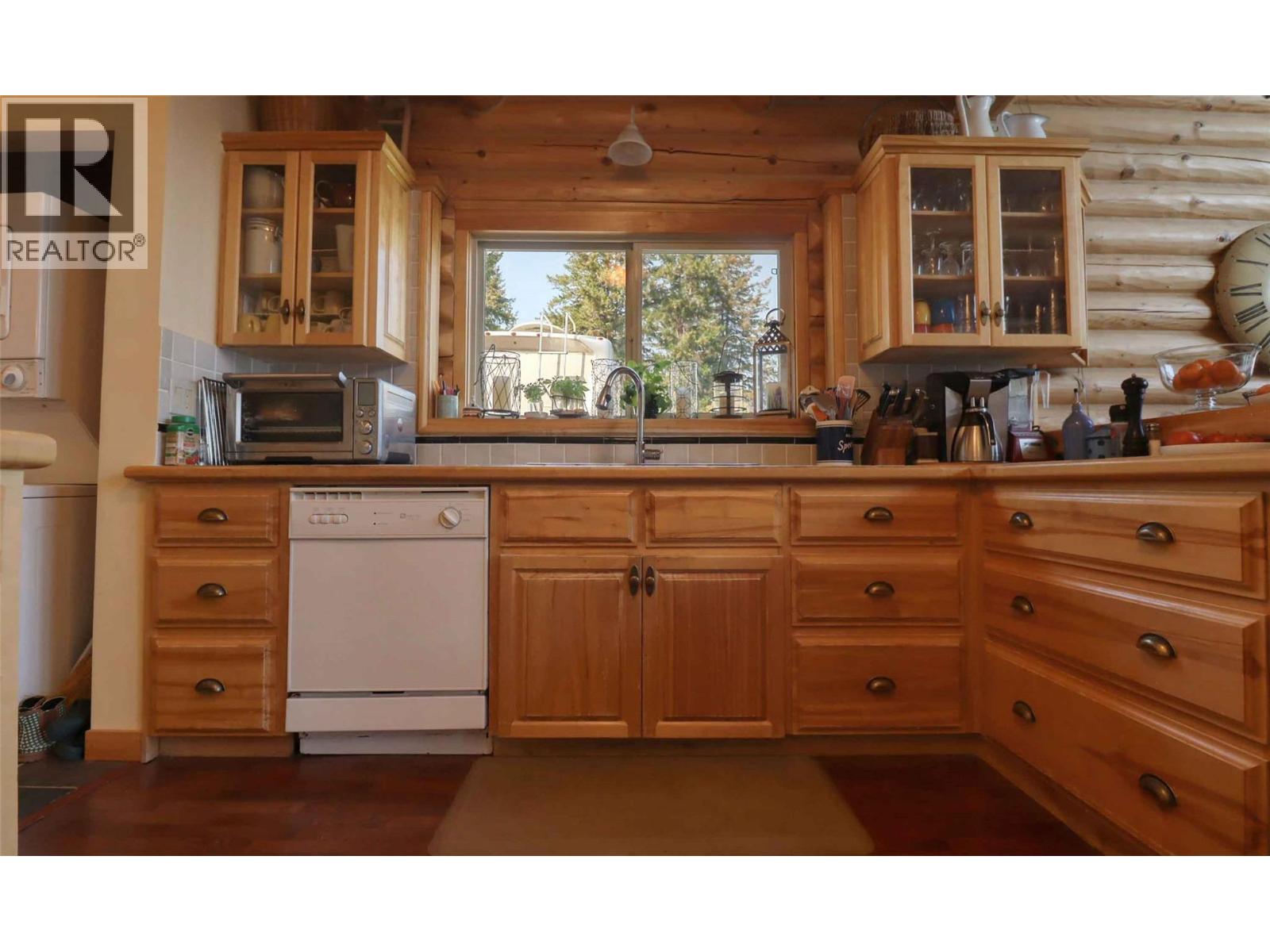 957 Little Shuswap Lake Road - 14