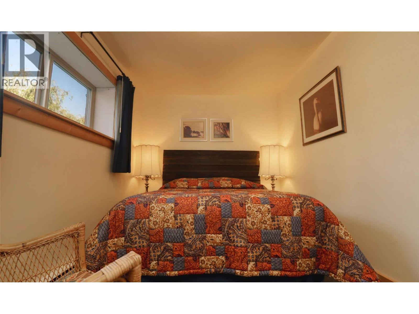 957 Little Shuswap Lake Road - 18