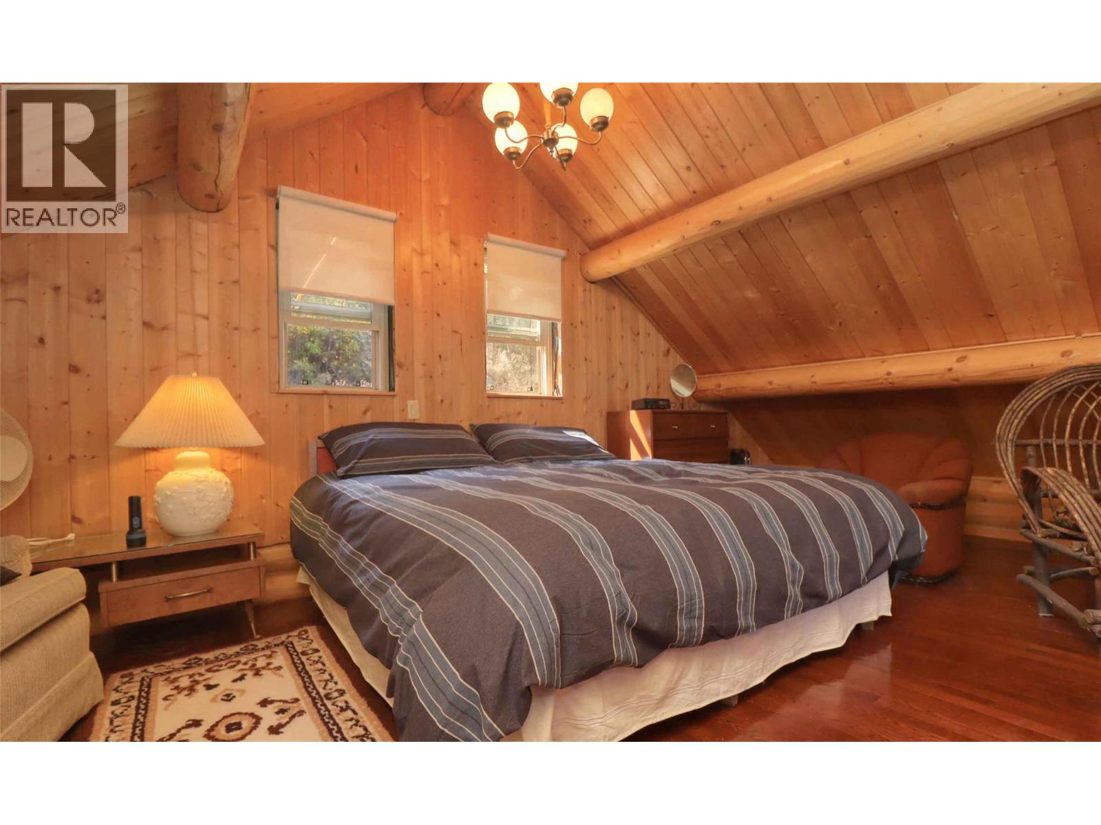 957 Little Shuswap Lake Road - 32