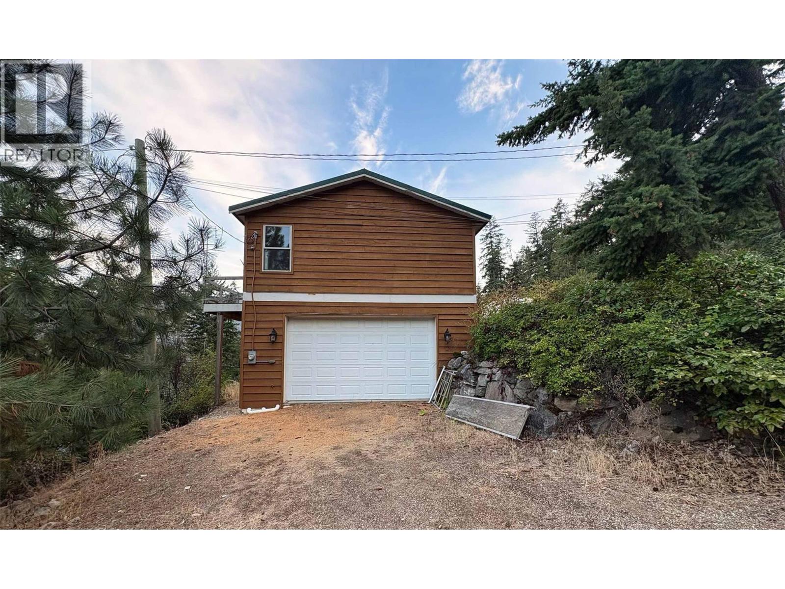 957 Little Shuswap Lake Road - 36