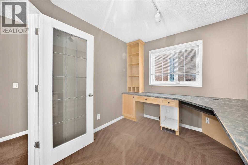 180 Hamptons Terrace NW - 19