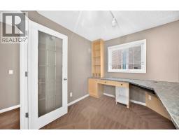 180 Hamptons Terrace NW - photo 19