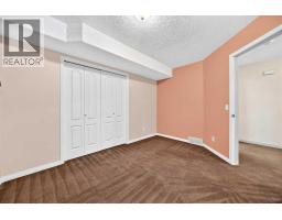 180 Hamptons Terrace NW - photo 39