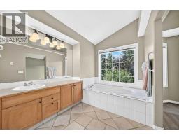 180 Hamptons Terrace NW - photo 25