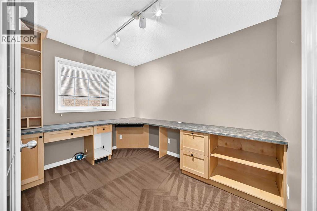 180 Hamptons Terrace NW - 18