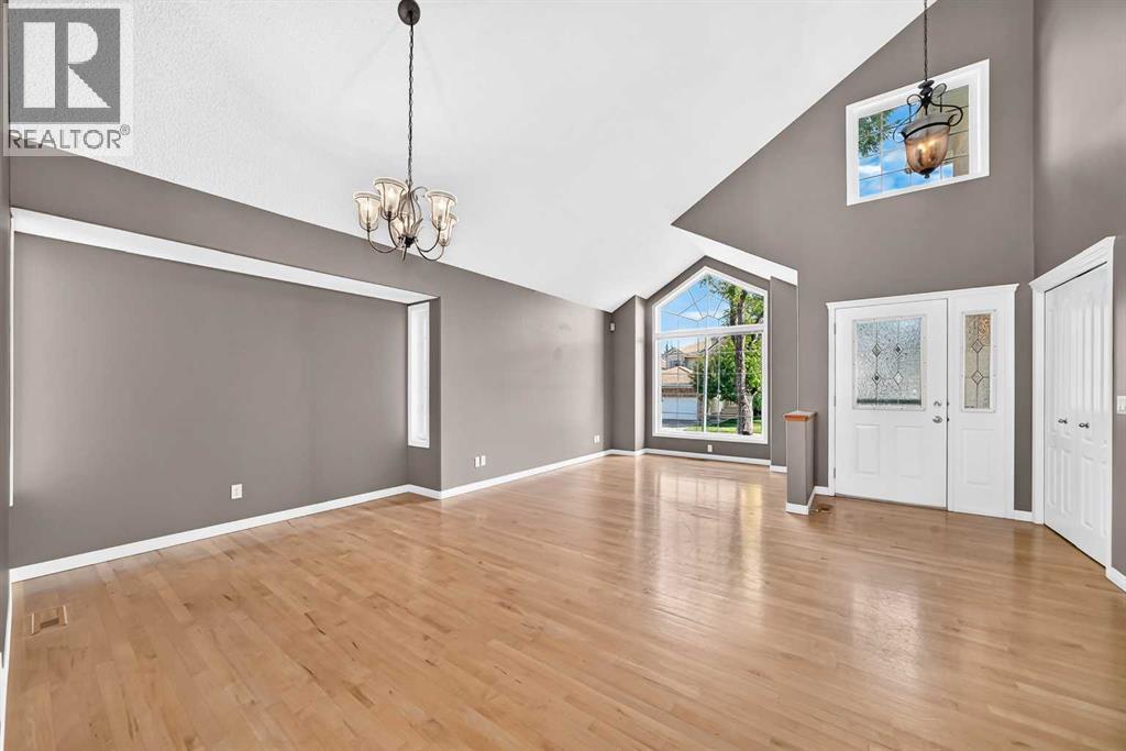 180 Hamptons Terrace NW - 10