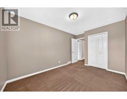 180 Hamptons Terrace NW - photo 28