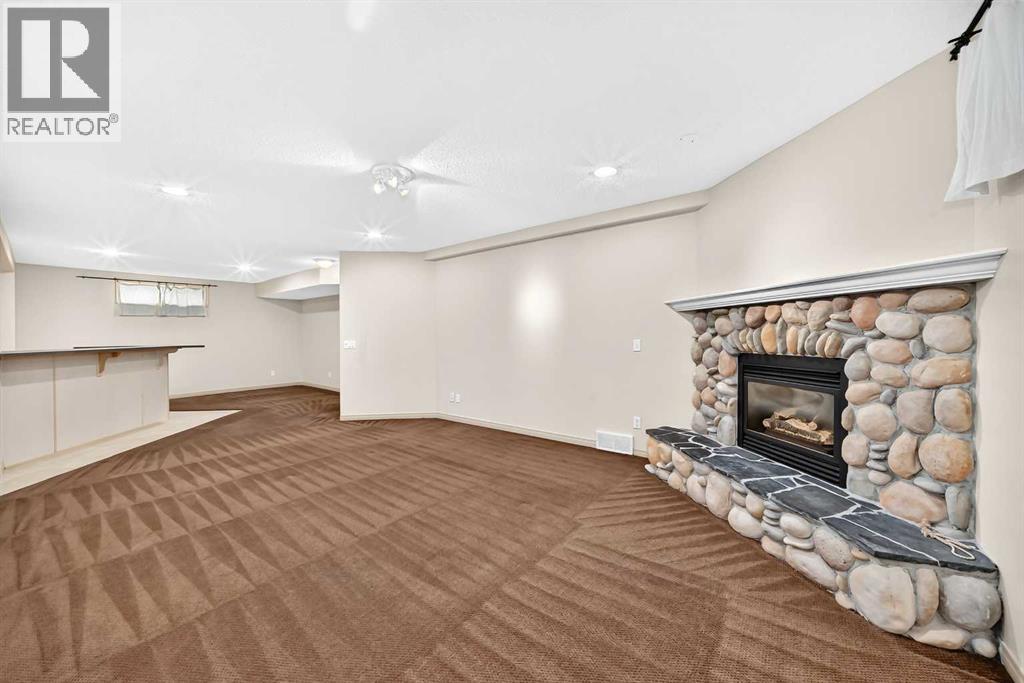 180 Hamptons Terrace NW - 34
